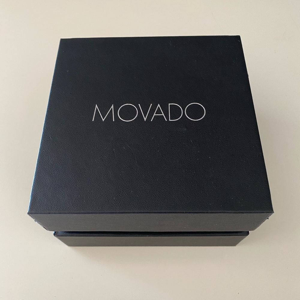 New Movado Men's Black Dial Two-Tone Gold & Silver Watch #0606958 - Picture 5 of 6